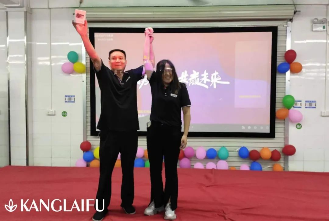 單人領獎1.jpg 單人領獎1.jpg